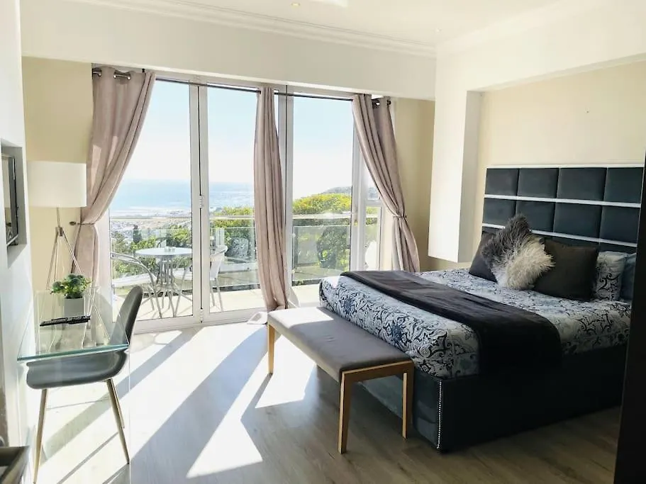 House Havana 6 Bedroom Villa, Camps Bay Cape Town